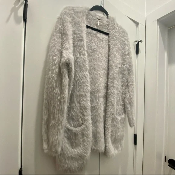 Free People Faux Fur Cardigan Silver Cloud - Picture 8 of 9